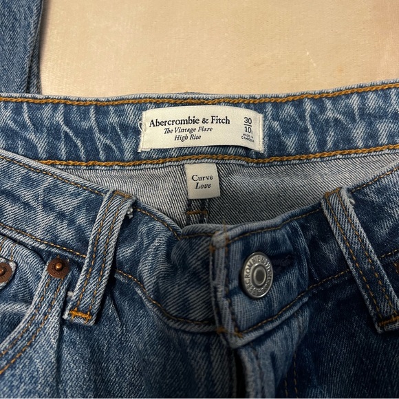Abercrombie & Fitch The Vintage Flare High Rise Curve Love Jeans- Size 30/10 - Picture 6 of 6